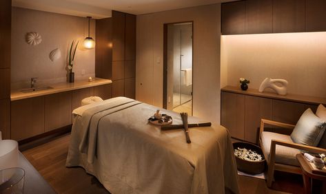 SpaHalekulani | Halekulani Okinawa | Luxury Resort Hotel in Okinawa, Japan Luxury Massage Room, Massage Room Ideas, Massage Room Design, Spa Massage Room, Luxury Massage, Massage Room Decor, Spa Luxe, Esthetician Room Decor, Esthetics Room