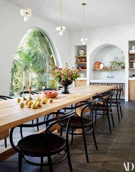 Grande Table A Manger, Salon Interior Design, Dining Room Inspiration, Style At Home, Dining Room Design, Residential Design, Architectural Digest, Cheap Home Decor, Room Table