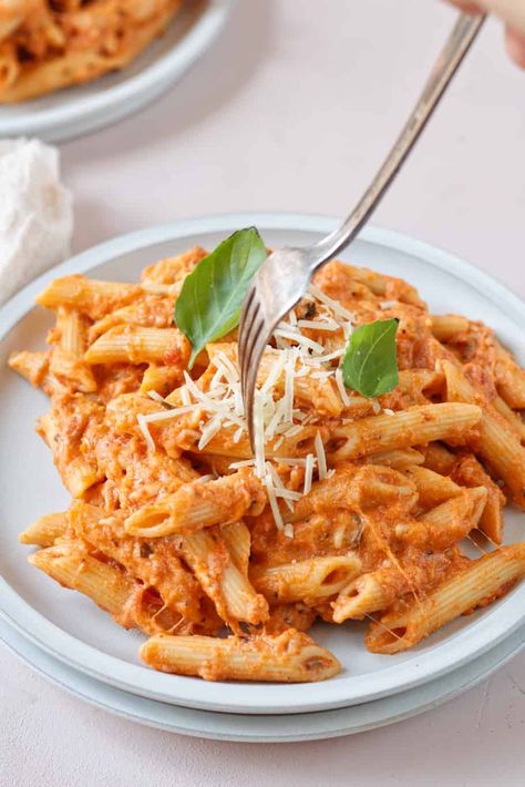 Cheesecake Factory Pasta, Four Cheese Pasta, Instant Pots, Sauce Video, Vodka Sauce Pasta, Cheese Pasta Recipes, Cheesecake Factory Recipes, Penne Alla Vodka, Spicy Pasta