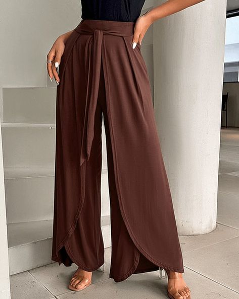 SHOP NOW 🛍️📦 FOLLOW, SHARE, LIKE #wideleg #pants #women #womenpants #trouser #highwaisted #highwaistedpants #fashion #fashionstyle #fashionblogger #fashionweek #fashiongram #fashionable #fashiontrends #fashiondesign #photooftheday #picoftheday #pic Flowy Pants Outfit, Split Leg Pants, High Waisted Pants Outfit, Split Pants, Leg Split, Split Legs, Wideleg Pants, Dressy Pants, Flowy Pants