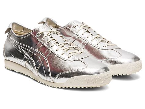 Unisex MEXICO 66 SD | Pure Gold/Pure Gold | UNISEX SHOES | Onitsuka Tiger Classic Lifestyle, Tiger Mexico 66, Onitsuka Tiger Mexico 66, Mexico 66, Gym Gear, Onitsuka Tiger, Unisex Shoes, Silver Shoes, Short Socks