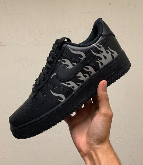 Black Nike Air Force 1, Black Nike Air Force, Black Air Force 1, Custom Sneakers Diy, Tenis Nike Air, Reflective Shoes, Black Outfit Men, Nike Air Force 1 Custom, Custom Af1