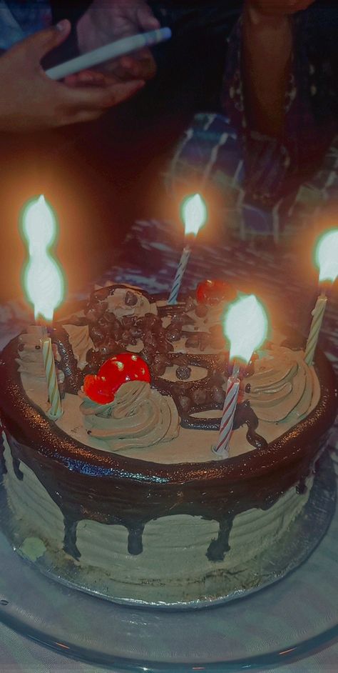 Birthday Cake Snaps Snapchat, Fake Cake Snap, Fake Birthday Cake Story, Fake Birthday Snap, Birthday Cake Snap, Chat Pic, Happy Birthday Chocolate Cake, Happy Birthday Mama, Pic Video