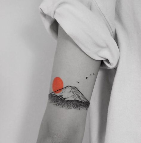 Japanese Mountain Tattoo, Mount Fuji Tattoo, Simple Japanese Tattoo, Tatoo Ring, Brilliant Tattoo, Sakura Tattoo, Usa Tattoo, La Tattoo, Tattoo Needle