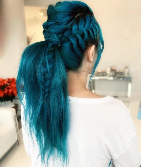 Teal Hair Highlights, Dark Teal Hair, Turquoise Hair Color, Teal Hair Color, Hair Color Options, Teal Hair, Turquoise Hair, Neon Hair, Hair Artist