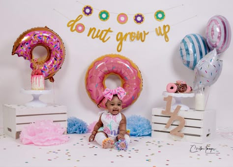 Donut themed half birthday shoot Half Way To One Donut Photoshoot, Donut Grow Up Half Birthday, Donut Grow Up Photoshoot 6 Months, Half Dozen Donut Photoshoot, Half Way To One Donut Theme, Donut Half Birthday Pictures, Donut Baby Photoshoot, 6 Month Baby Party Half Birthday, Girl Half Birthday Ideas