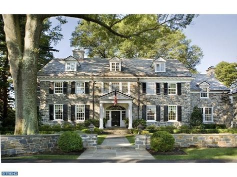 stone Colonial Houses | Home Exterior ~ Stone Colonial Manor-Dream home! | For the Home Golf View, Preppy House, Colonial House Exteriors, Black Shutters, Casas Coloniales, Georgian Homes, Design Apartment, Exterior Stone, Stone Houses