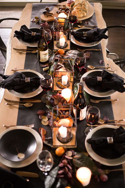 Timeless and classic, dark and moody Thanksgiving tablescape with magnolia leaves and clementine oranges with pops of copper. Moody Thanksgiving, Moody Tablescape, Aesthetic Thanksgiving, Tablescape Christmas, Elegant Thanksgiving Table, Nails Thanksgiving, Place Settings Thanksgiving, Copper Christmas, Thanksgiving Tablescape