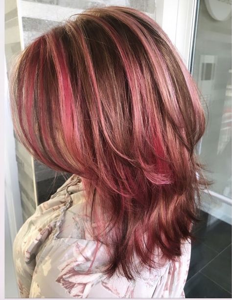 Coloured Hair Streaks, Pink Chunky Highlights In Brown Hair, Self Makeover, Pink Streaks In Brown Hair, Brown And Pink Hair, How To Have Style, Pink Streaks, Haircut Inspo, Red Blonde Hair