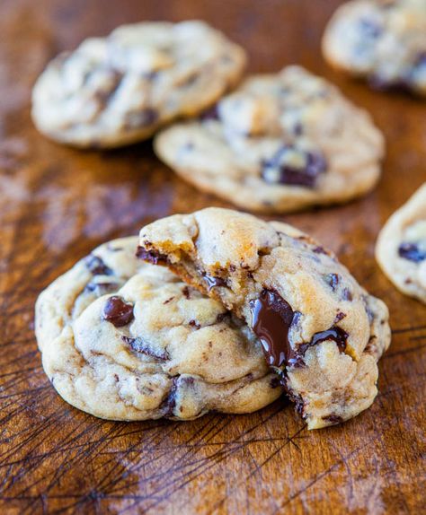 chocchipchunk-20 Cream Cheese Chocolate Chip Cookies, Averie Cooks, Cooking Chocolate, Chewy Chocolate Chip, Chewy Chocolate Chip Cookies, Best Chocolate Chip Cookie, Chocolate Chunk Cookies, Crumpets, Cookies Recipes Chocolate Chip