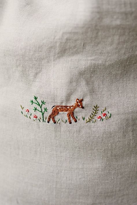 Forest Embroidery, Bag Bread, Traveling Bag, Linen Pouch, Clothes Embroidery Diy, Bread Bag, Toy Storage Bags, Pola Sulam, Hand Embroidery Projects