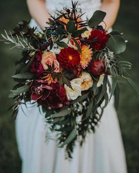 Burgundy Wedding Ideas, Autumnal Bouquet, Orange Wedding Flowers, Cascading Wedding Bouquets, Bridal Bouquet Fall, Autumn Bride, Orange Hues, Fall Wedding Bouquets, Fall Wedding Flowers