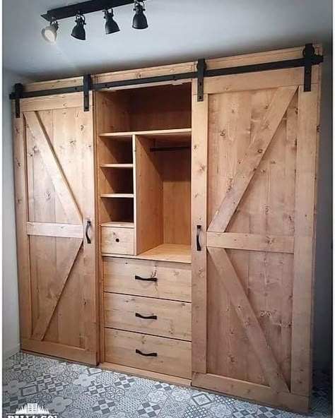 Tiny House Wardrobe, Bedroom Cupboard Ideas, Master Wardrobe, Rustic Closet, Rustic Bed Frame, Western Bedroom Decor, Wooden Closet, Diy Tiny House, Bedroom Cupboards