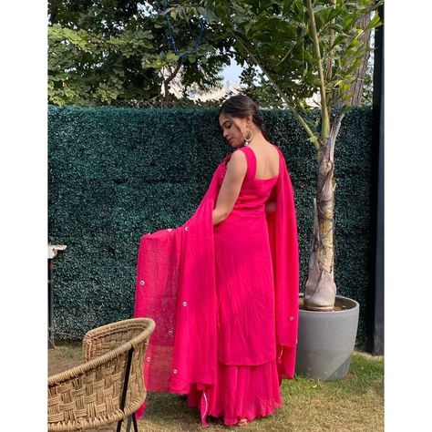 Hot Pink Suits Women Indian, Sleeveless Suit Designs Indian Style, Sleeveless Suits Indian, Straight Suit Designs, Pose In Suit, Suit Degin, Basic Mathematics, Plazzo Suit, Wedding Floor