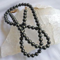 Hematite magnetic bracelets & necklaces are excellent to relieve headaches from using high vibration crystals & becoming ungrounded. Wearing Crystals, Heal Broken Bones, Crystals Meaning, Healing Crystals For You, Balance Energy, Hematite Jewelry, Hematite Crystal, Magical Things, Spiritual Crystals