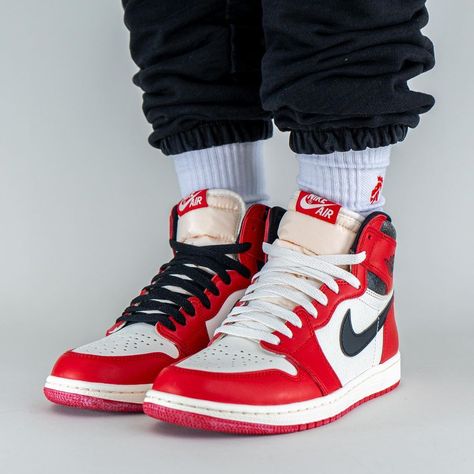 Air Jordan One, Jordan One, Sneakers Wallpaper, Red Jordans, Jordan Ones, Light Sneakers, All Nike Shoes, Jordan Retro 1, Jordan 1 High Og