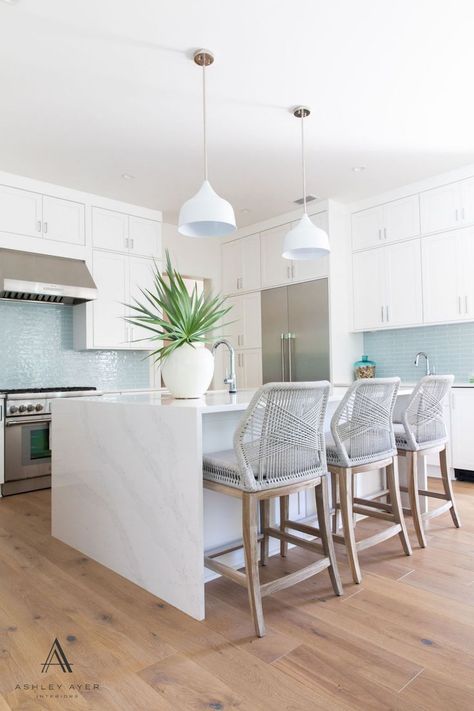 Beach Condo Kitchen Remodel, Beachy Backsplash Kitchen, Light Blue Kitchen Backsplash, White Kitchen Blue Backsplash, Light Blue Backsplash Kitchen, Small Beach House Kitchen, Beachy Kitchen Ideas, Florida Kitchen Ideas, Light Blue Backsplash