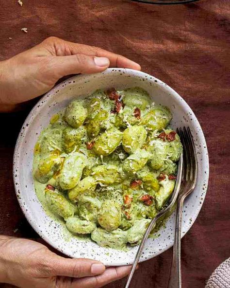 Creamy Pesto Gnocchi, Making Pesto, Tomatoes In Oil, Gnocchi Sauce, Vegetarian Main Meals, Pesto Gnocchi, Oven Dried Tomatoes, Creamy Pesto Pasta, Pesto Cheese