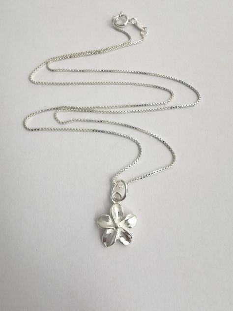 Pretty sterling silver flower necklace on sterling silver box chain. Available in standard 18 inches or smaller length of 16 inches please state when ordering for shorter length. Handmade in Devon uk by Miss Beaujangles. Nickel free and hypoallergenic Simple Sterling Silver Necklace, Everyday Necklaces Silver, Fancy Silver Necklace, Silver Necklace With Pendant, Jewellery Silver Necklace, Cute Necklaces Silver, Vintage Silver Necklaces, Summer Jewelry Silver, Silver Dainty Jewelry