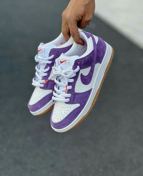 Nike Dunk Low Purple, Dunk Low Shoes, Nike Sports Shoes, Dressy Sneakers, Trendy Shoes Sneakers, Pretty Shoes Sneakers, Jordan Shoes Girls, All Nike Shoes, Low Shoes