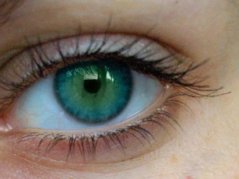 20 people with the most strikingly beautiful eyes. – Page 17 of 20 – InspireMore Eye Color Change Surgery, Eye Stye Remedies, Rare Eye Colors, Rare Eyes, Change Your Eye Color, Beautiful Eyes Color, Most Beautiful Eyes, Healthy Eyes, Eye Photography