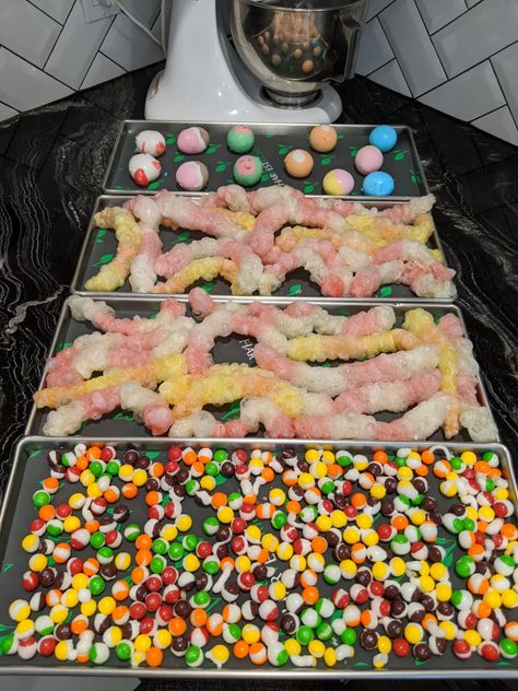 Dehydrator Candy Recipes, Dehydrating Candy, Freeze Dried Starburst, Freeze Drying Candy Recipes, Dehydrator Candy, Dehydrate Candy, Freeze Dried Candy Recipe, Best Freeze Dried Candy, How To Make Freeze Dried Candy