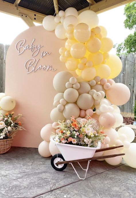 Floral Theme Decoration, Girl Baby In Bloom Shower Ideas, Neutral Floral Baby Shower Ideas, Botanical Garden Baby Shower Ideas, Backyard Baby Shower Ideas Girl, Baby Shower Themes Baby In Bloom, Baby Girl Spring Baby Shower Themes, Classic Baby Shower Decor, A Baby In Bloom Baby Shower Ideas