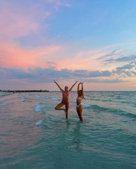 Greta Wilson on Instagram: “a summer swim🧜🏼‍♀️🌼 @pacsun is having a huge sale rn up to 40% off! #pacsunpartner” Summer Astetics, Greta Wilson, Summer Board, Instagram Goals, 2023 Hair, Summer Picture Poses, Summer Poses, Summer Pics, Beach Pics