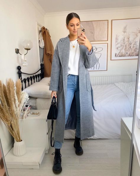 Grey Peacoat Womens Outfit, Grey Peacoat Outfit, Light Grey Coat Outfit, Grey Coat Outfit Winter, Cute Outfit Ideas For Women, Coat Outfits For Women, Grey Coat Outfit, Grey Peacoat, Mantel Outfit