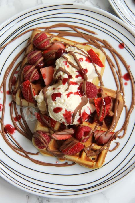 Sweet Waffles! Sweet Waffles, Dessert Waffles, Chocolate Ice, Valentines Food, Cooking Recipe, Chocolate Ice Cream, Dessert Recipe, Food Obsession, Cafe Food