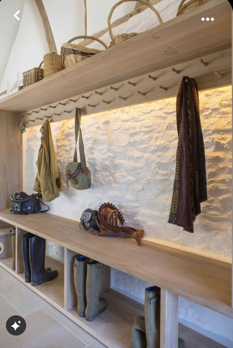 Boot Room Storage, Boot Room Utility, Mudroom Remodel, Mudroom Decor, Mudroom Laundry Room, Rustic Entryway, Casa Country, Mud Room Storage, Mudroom Design