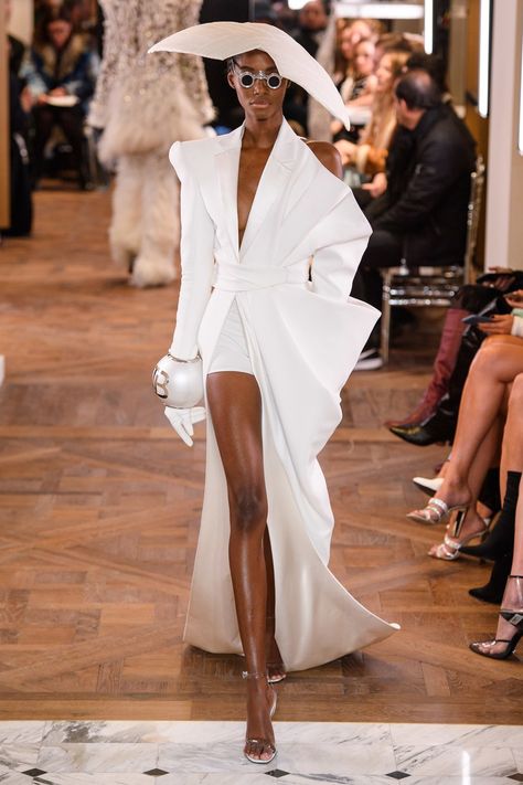 2019 Couture, Collection Couture, Jeanne Lanvin, Elsa Schiaparelli, Spring Couture, Couture Mode, Alexandre Vauthier, White Outfit, Couture Week