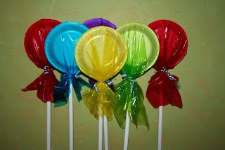 Lollipop Decorations, Christmas Parade Floats, Willy Wonka Party, Hansel Y Gretel, Candyland Birthday, Candyland Party, Candy Land Theme, Candy Theme, Candy Decorations