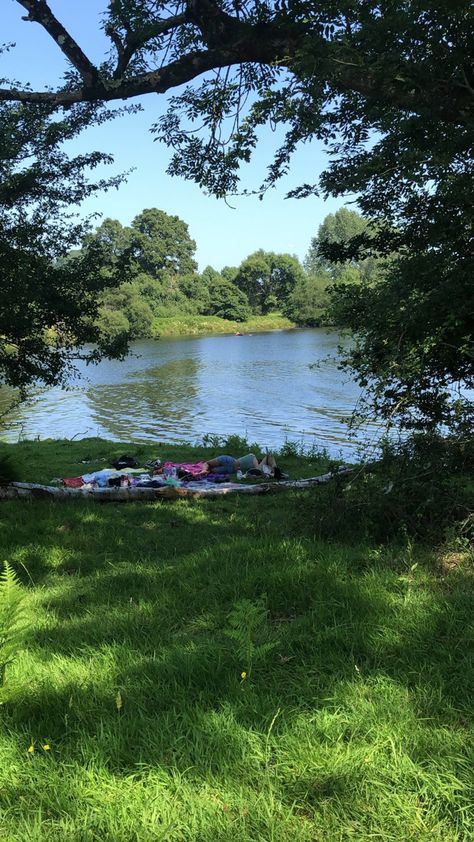 River Picnic, River Images, Picnic By The Lake, Lake Picnic, Autumn Picnic, Picnic Summer, Lake Beach, Summer Lake, Photographs Ideas