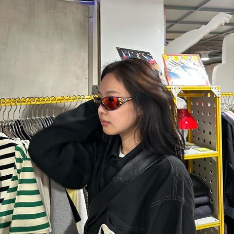 Jennie Instagram, All Eyes On Me, Jennie Kim Blackpink, Jennie Lisa, Blackpink Photos, Blackpink Jennie, Blackpink Jisoo, Instagram Update, Korean Singer