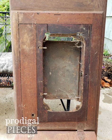 Singer Sewing Machine Repurposed, Old Sewing Cabinet, Antique Sewing Machine Table, Old Sewing Machine Table, Old Sewing Tables, Sewing Table Repurpose, Victorian Images, Sewing Tables, Antique White Paints