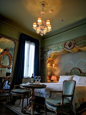 Portia Merchant Of Venice, Italy Bedroom, Merchant Of Venice, East Meets West, Style Bedroom, Venice Italy, Venice, Palace, Curtains