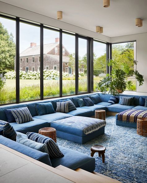 Step Inside this Classic-Meets-Contemporary East Hampton Compound | Architectural Digest Steps Inside House Ideas, Living Room With Step Down, Huge Sofa Living Room, Steps Down To Living Room, Living Room Step Down, Giant Living Room Ideas, Big Sofa Living Room, Large Couch Living Room, Step Down Living Room Ideas