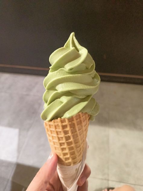 Matcha Ice Cream Ice Cream Matcha Aesthetic, Matcha Ice Cream, Cream Aesthetic, Coding For Kids, Pretty Food, Easy Snacks, Aesthetic Food, Sweet Recipes, Matcha