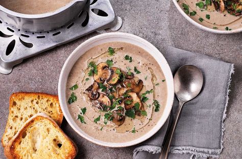 Easy mushroom soup Easy Mushroom Soup, Soup Mushroom, Mushroom Soup Recipe, Creamy Mushroom Soup, Vegetarian Soup Recipes, Mushroom Soup Recipes, Tesco Real Food, Leek Soup, Cauliflower Soup