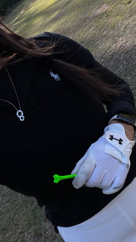 Outfit de golf para mujer. Under armour golf polo ralph lauren Girl Golf Aesthetic, Ootd Story, Outfit Golf, Golf Aesthetic, Polo Shirt Ralph Lauren, Collard Shirt, Aesthetic Ootd, Inspo Outfit, Ralph Lauren Polo