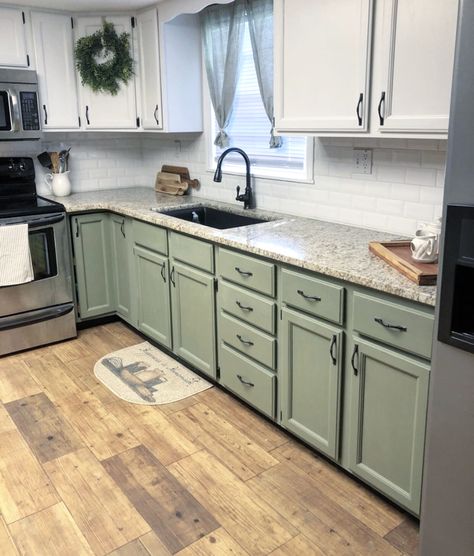 Kitchen Ideas Sage Green Cabinets, Green Kitchen Ideas Farmhouse, Old Kitchen Ideas Farmhouse Style, Green Cabinet Farmhouse Kitchen, Kitchen Counter Color Ideas, Sage Green Farmhouse Kitchen, Kitchen Cabinet Color Ideas Two Tone, Sage Cabinets Kitchen, Farmhouse Green Kitchen