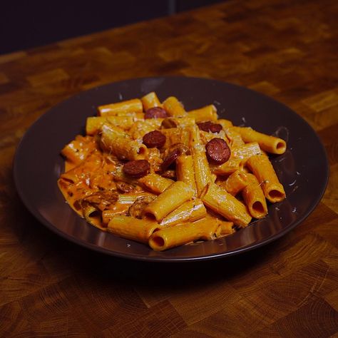 Chorizo Rigatoni, Rigatoni, Tomato Paste, Tomato Sauce, Oregano, Garlic Cloves, Garlic, Sauce, Pasta