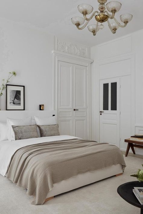 Lichelle Silvestry Designs Apartment In Paris’ Marais District - Vogue Australia Paris Apartment Bedroom, Parisian Modern, Parisian Bedroom, Modern Parisian, Farrow & Ball, Parisian Interior, Luxurious Interior Design, Aesthetic Apartment, Stunning Hotels