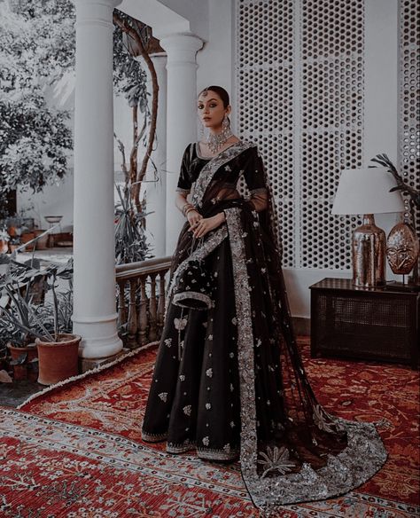 Black Desi Wedding Aesthetic, Dark Lengha, Black Bridal Lehenga Pakistani, Black Lehenga Bridal, Black Pakistani Dress Wedding, Black Desi Wedding Dress, Black Desi Dress, Black Wedding Lehenga, Black Indian Wedding Dress