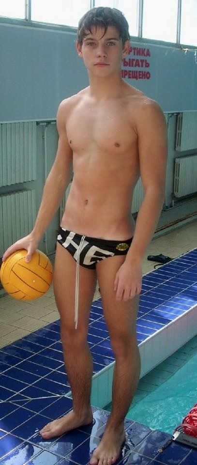 Speedo Swimwear, Pool Boy, Guys In Speedos, Sports Boys, Blonde Boys, Boys Swimwear, Shirtless Men, Swimming Pool, Swimming