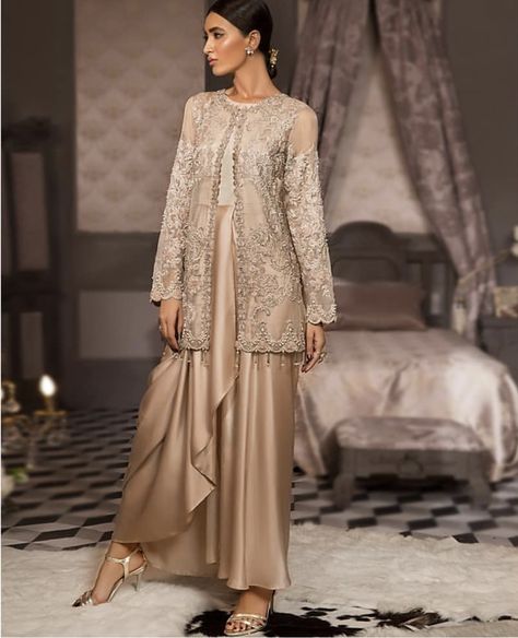 Jacket Indowestern Outfit, Cape Suits Indian, Coctail Dresses 2023 Indian, Indian Cocktail Outfit, Cape Dress Indian, Under Shirt, Jacket Shirt, Designer Party Wear Dresses, Designer Dresses Casual