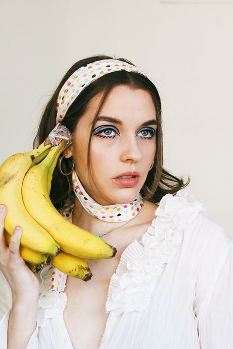 self portrait photography 1960s vintage retro fruit banana makeup twiggy model Banana Photoshoot, Banana Makeup, 60s Photoshoot, Twiggy Model, Banana Phone, Fruit Banana, Retro Fruit, Banana Drinks, Eating Bananas