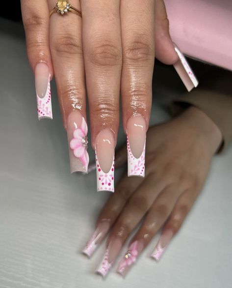 french nails pink white flowers design nails acrylic nails Pink Nails Mexican, Clase Azul Nails In Pink, Nails Rinstone Pink, Frenchies With Design Nails, Clase Azul Pink Nails, Nails Clase Azul, Frenchies With Flowers Nails, Clase Azul Nails French Pink, Pink Buchifresa Nails