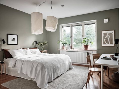 I love this soft and cozy looking bedroom with grey green walls. The green plants and grass bouquet complement the wall color very nicely and the vintage pieces in wood add a little bit of a warm touch to the … Continue reading → Green Room Colors, Green Bedroom Walls, Coco Lapine Design, Sage Green Bedroom, White Linen Bedding, Bedroom Wall Colors, Traditional Home, Green Rooms, Bedroom Green